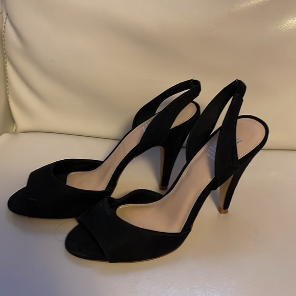 H and M, size 8 heels - Picture 2 of 4